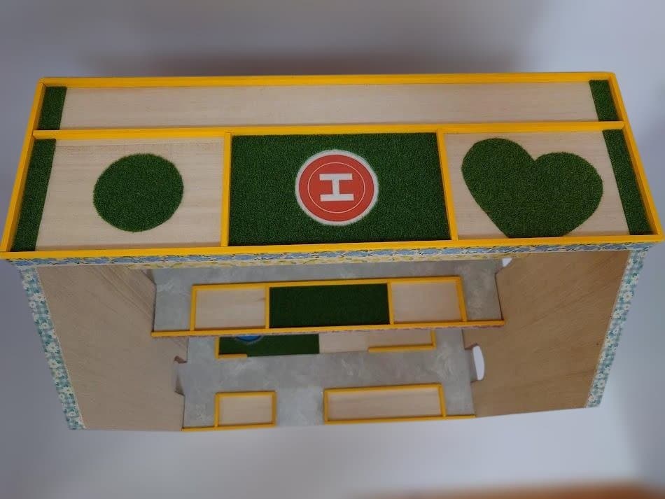 トミカ木製手作り駐車場（スモ－ルイエロ－）SY04