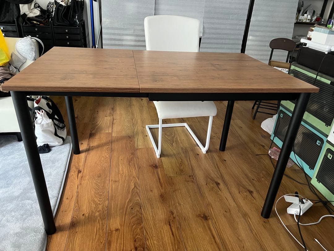 伸縮　ブラウン木製ダイニングテーブル