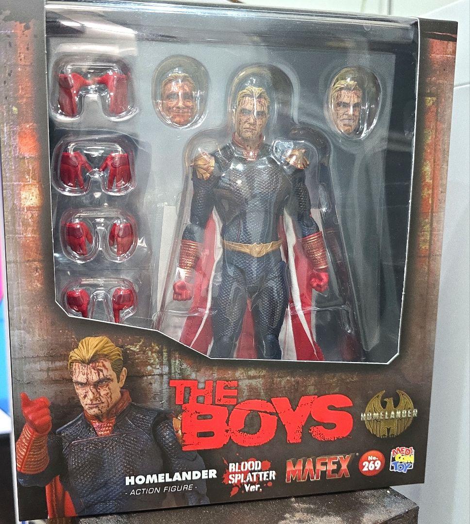 MAFEX ホームランダー (Blood Splatter Ver.)