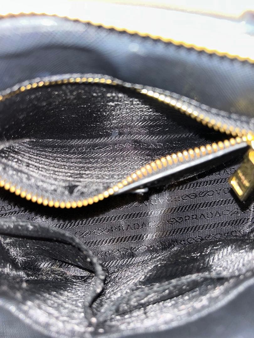 PRADA ブラック ハンドバッグ スカーフ付き