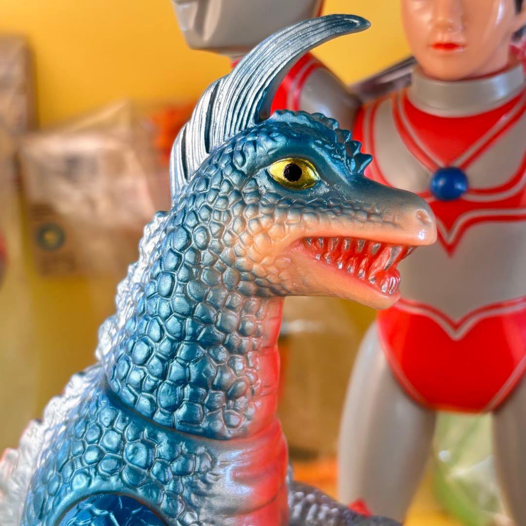 ゆ*ん様 ブルマァクの怪獣シリーズ★アーストロン Gカラー 帰ってきたウルトラマ