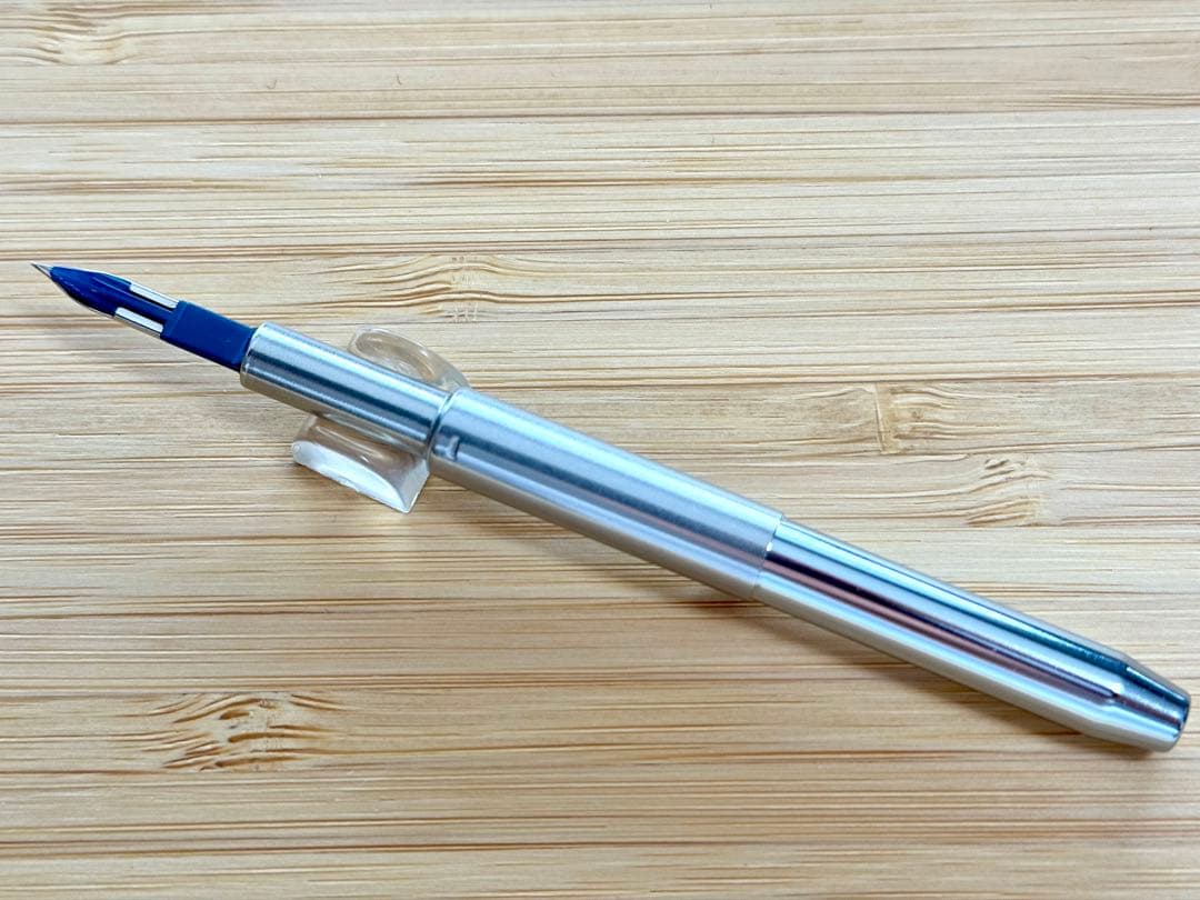 【美品】 PILOT キャップレス 万年筆 18Kペン先 極細 EF 黒軸