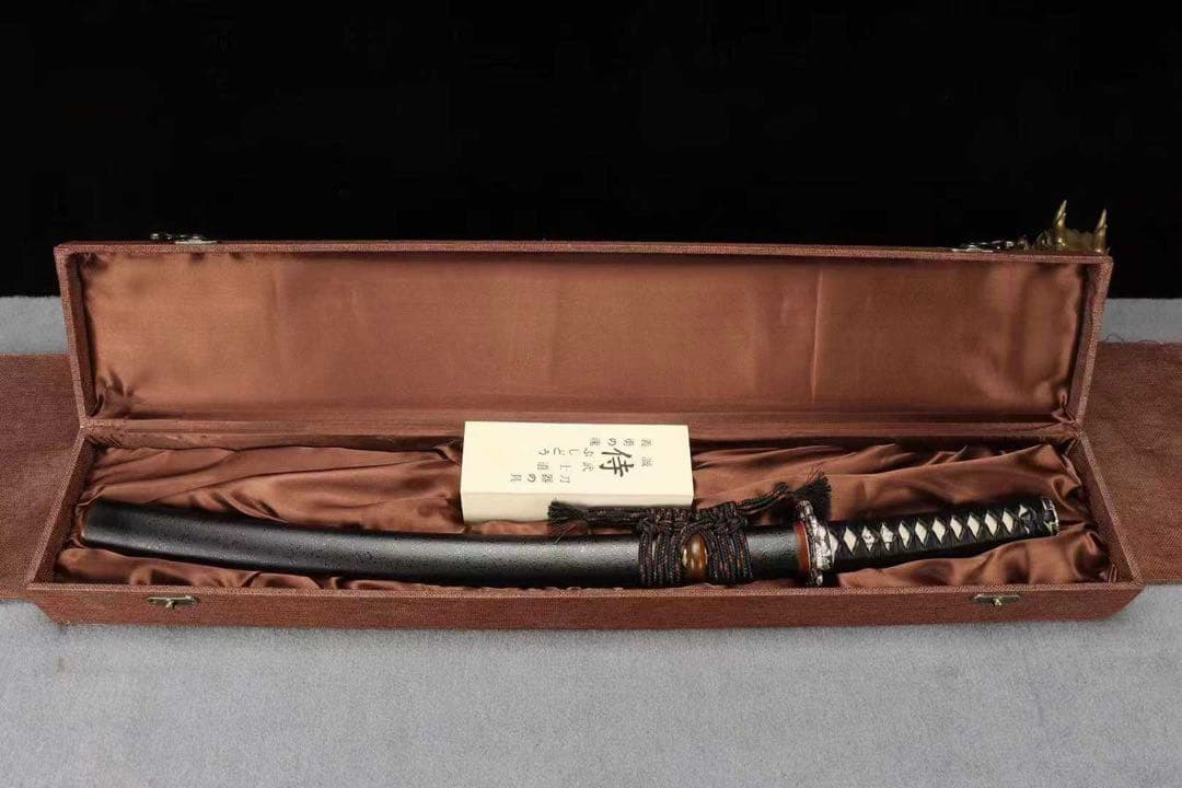 本脇差「桜洛」 黒石目鞘 銀鎏金装 皮革柄巻き 武具 日本刀 模造刀 鑑賞用