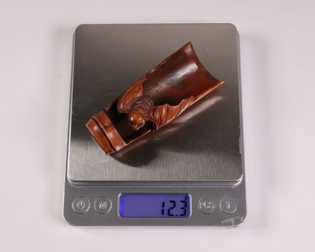 木製 提物 根付 玉松(銘) 茶合形 蝙蝠 彫刻 木彫り【MA926】