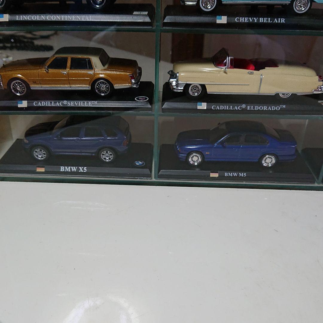 ミニカーのコレクション16台です。