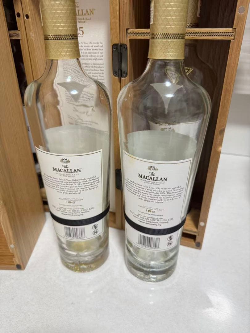 The Macallan25年ハイランドシングルモルトウイスキー空き瓶空き箱１つ