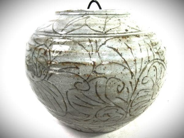 青釉 花模様 水指 陶器 信楽焼 青磁 唐草彫 水指 中郷窯 銘「郷」茶道具