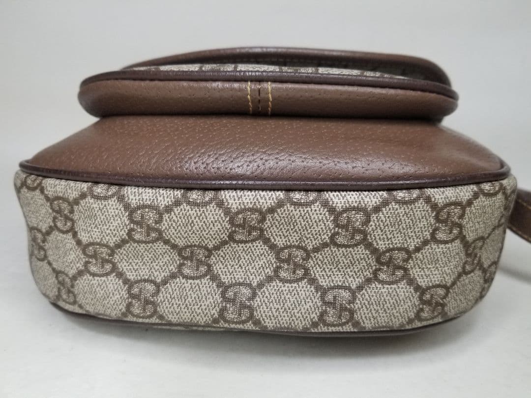 ヴィンテージ GUCCI GG ショルダーバッグ ベージュとブラウンのレザー。