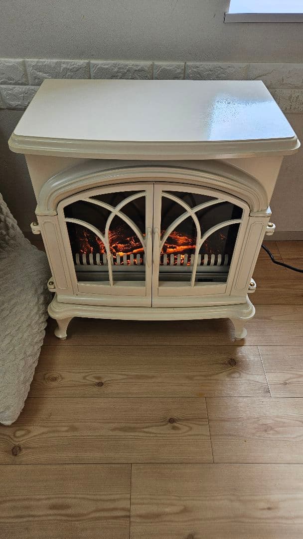 ニトリ　暖炉型ファンヒーター　BLT-999B-3-IV