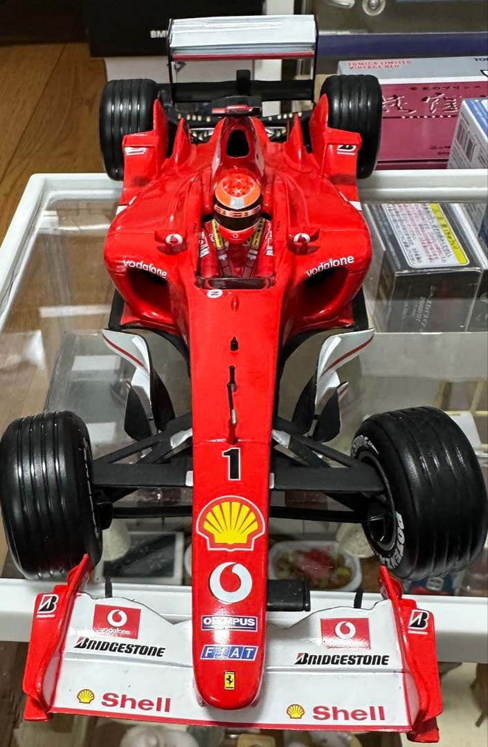 Ferrari F2004 1/18 ミニカー ディスプレイケース付き2台