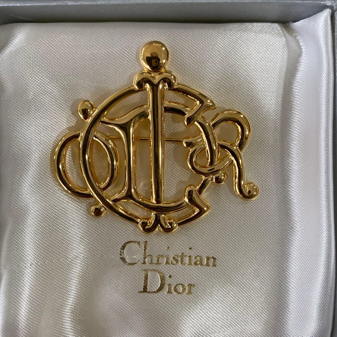 Dior ディオール　ブローチ　【未使用に近い】ロゴブローチ