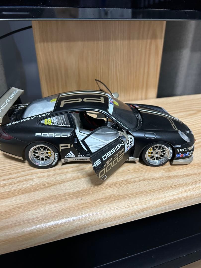 貴重　オートアート1／18 ポルシェ911希少なカラー 訳あり