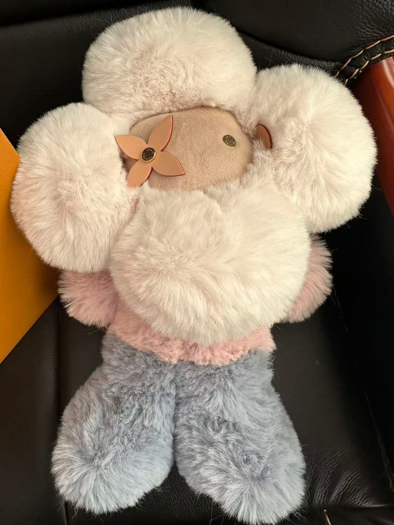 Louis Vuitton 花型ぬいぐるみ 本体　新品同様