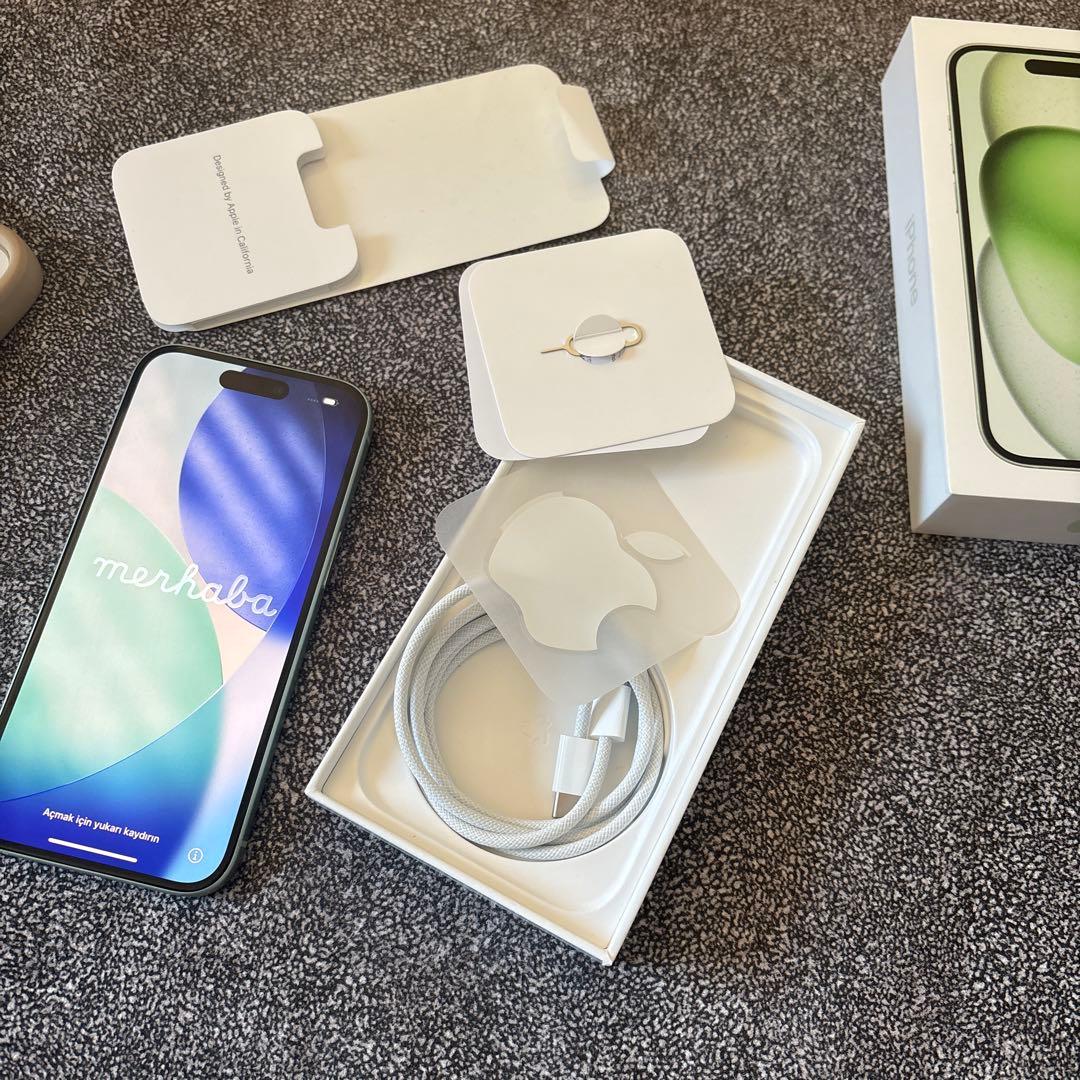 Apple iPhone 15 グリーン