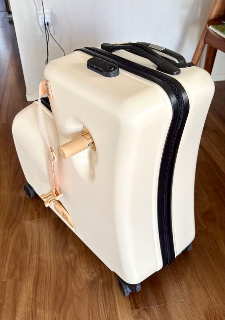 子供が乗れる キャリーケース　キッズ トラベルキャリーケース ダイヤルロック