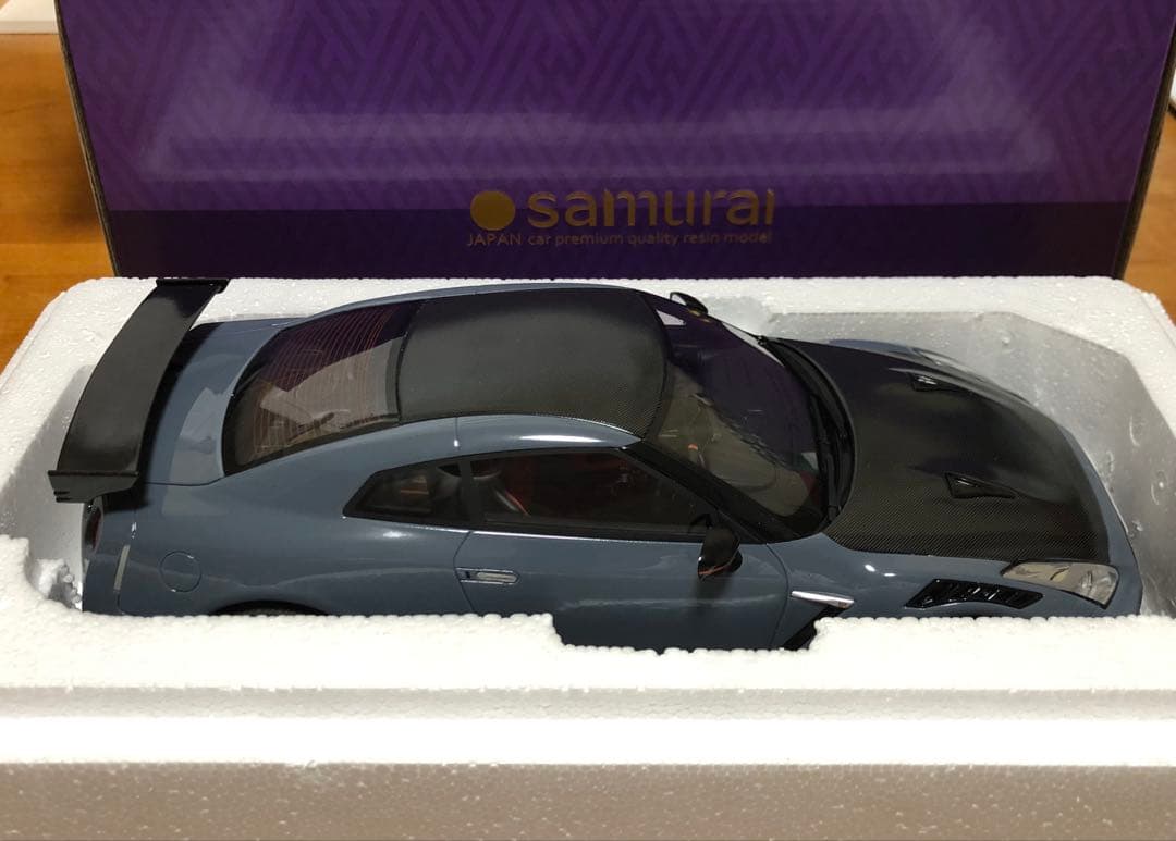 R35 GT-R ニスモ 2022 京商 samurai 日産 1/18