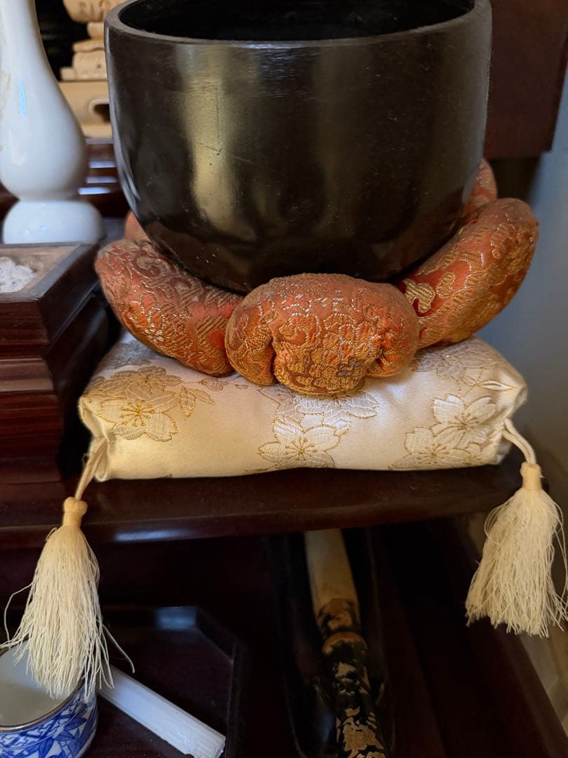 90万円前後？総無垢シタン？巨大家具調仏壇 最高級 中古品最終赤字大処分　創価