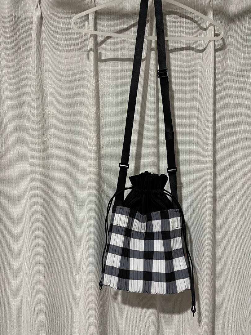 PLEATS PLEASE issey miyakeショルダーバッグ