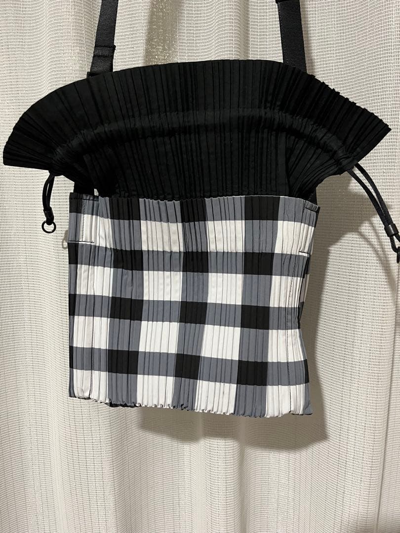 PLEATS PLEASE issey miyakeショルダーバッグ
