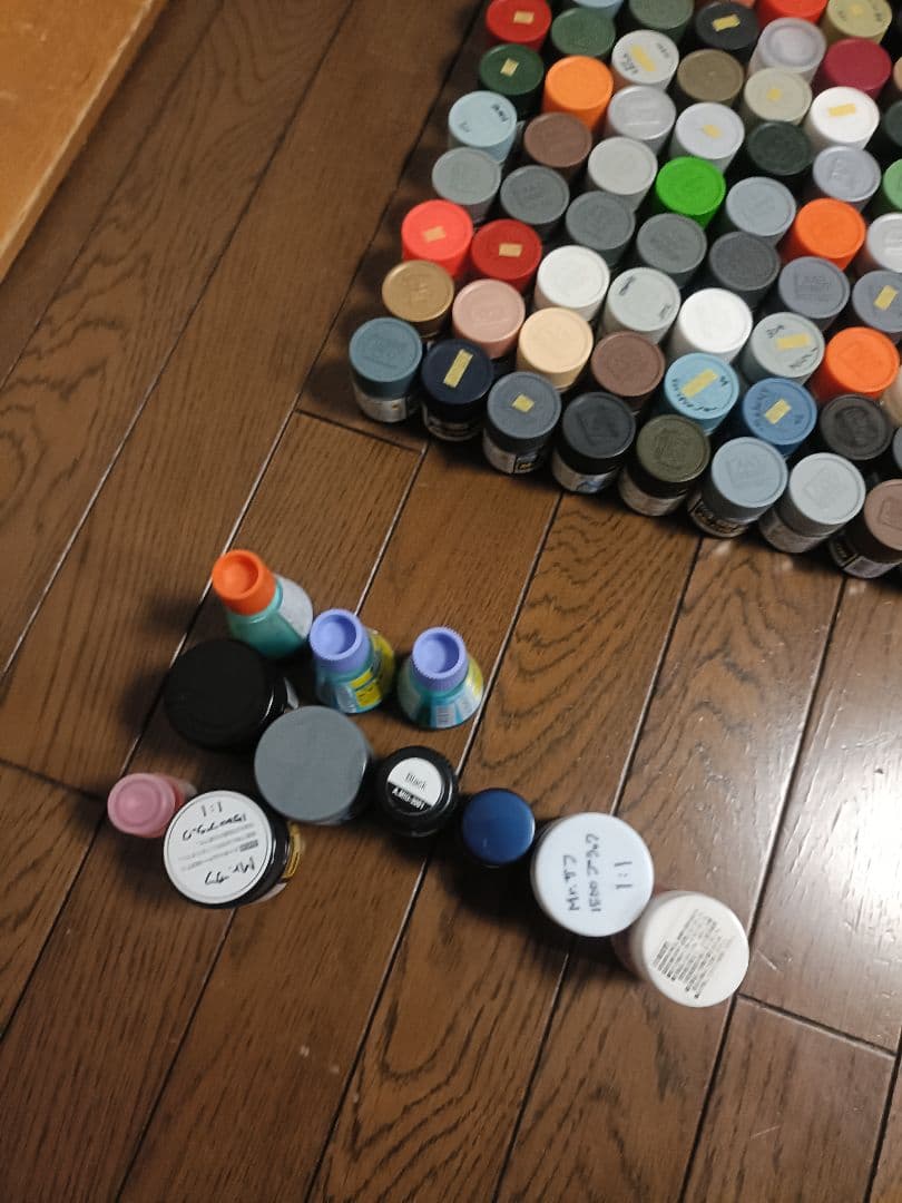 ミスターホビー　ミスターカラー　タミヤカラー　アクリル塗料　300個