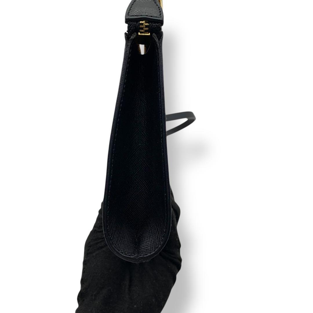 Salvatore Ferragamo レザー バッグ アクセサリーポーチ