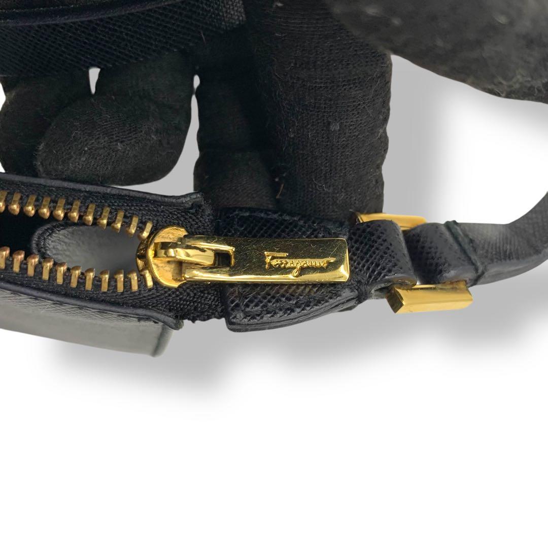 Salvatore Ferragamo レザー バッグ アクセサリーポーチ