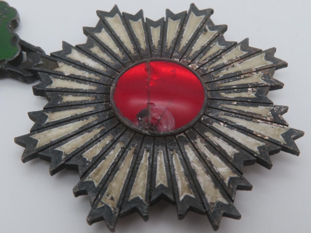 903、、勳六等単光旭日章　メダル　徽章 　勲章　記章　1点