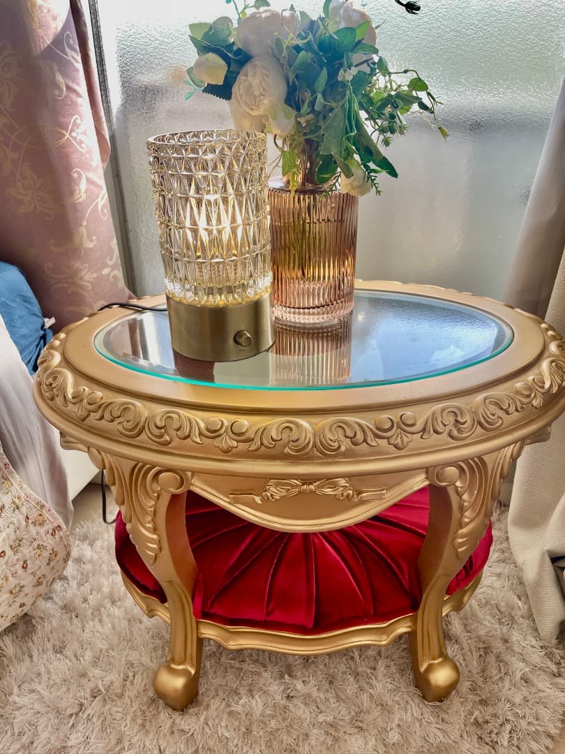 オーバル型のセンターテーブル、手作りで豪華な生地を使用