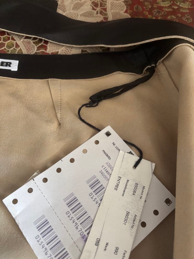 JIL SANDERジルサンダー、革の巻きスカート。新品未使用、最終価格です。