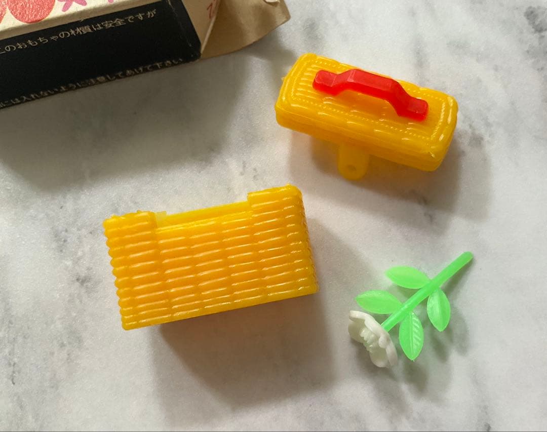 昭和レトロ　グリコ　おまけ　箱つき　未使用　お花の入ったバスケット