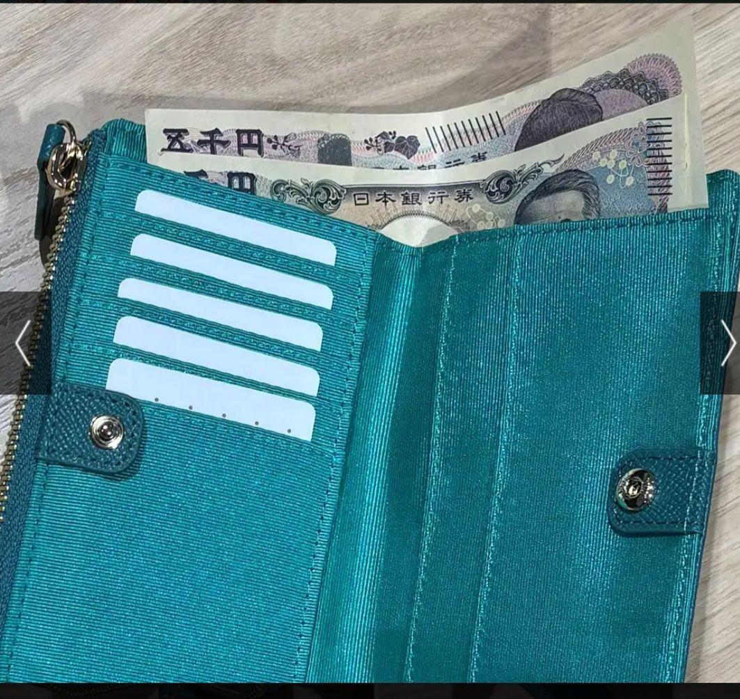 牛革ミドルウォレット 馬蹄チャーム付き