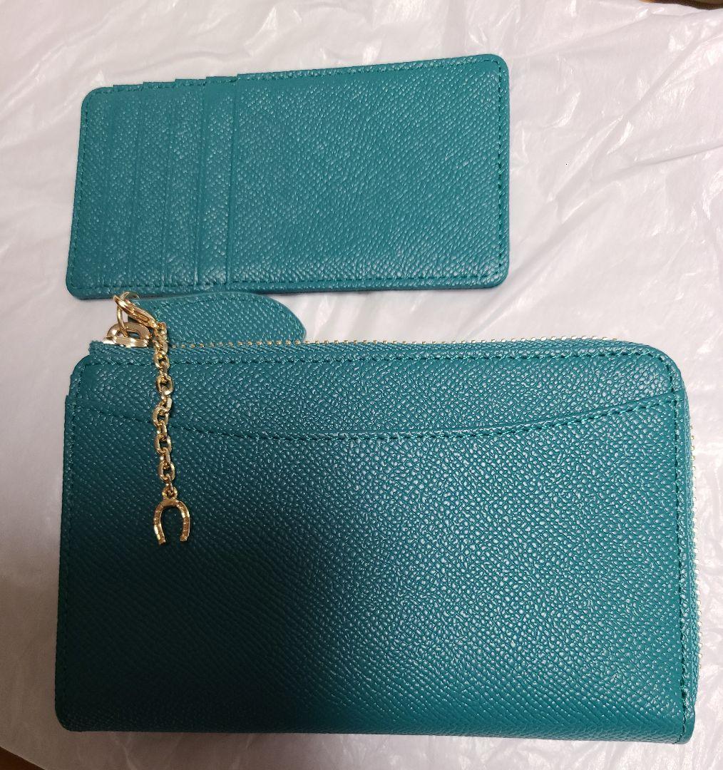 牛革ミドルウォレット 馬蹄チャーム付き