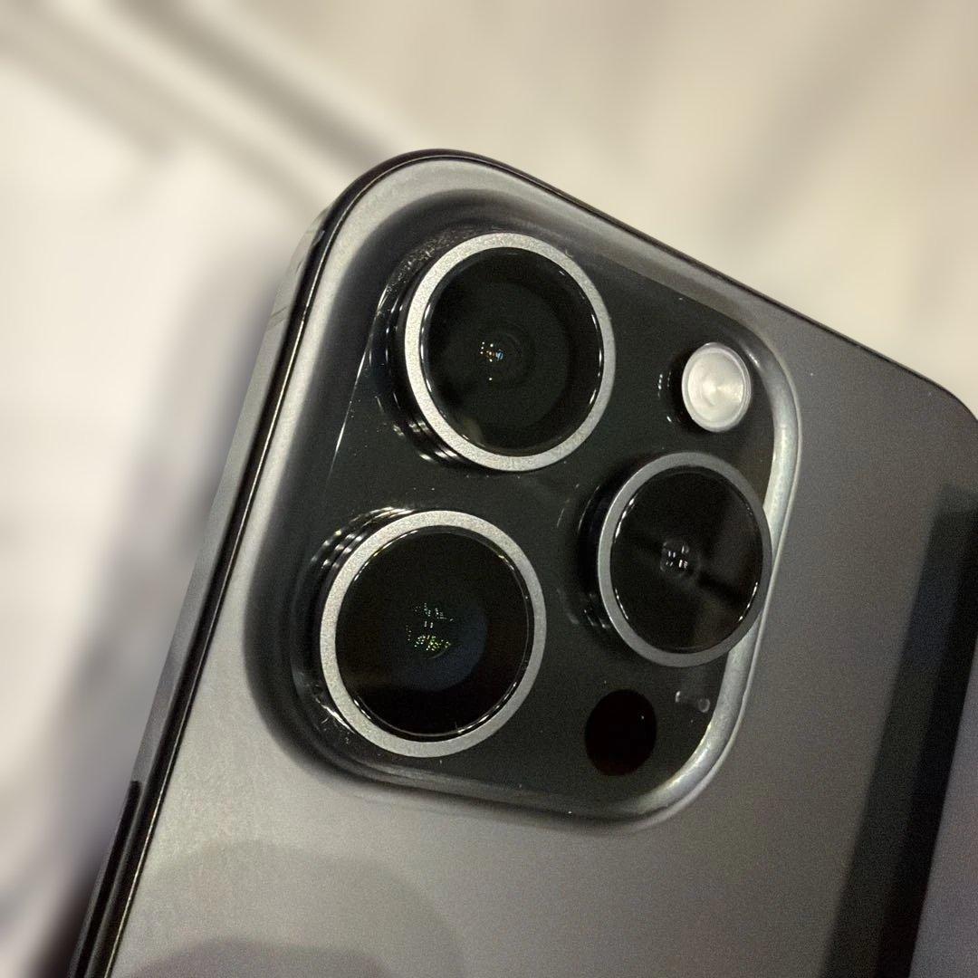 ✴︎美品✴︎ iPhone 15 Pro ブラックチタニウム 128GB