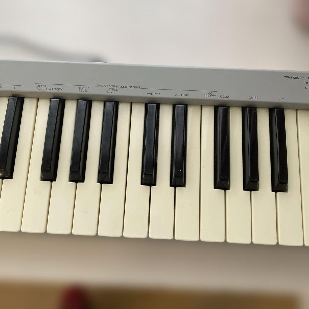 Roland PC-180 MIDIキーボードコントローラー、アダプター