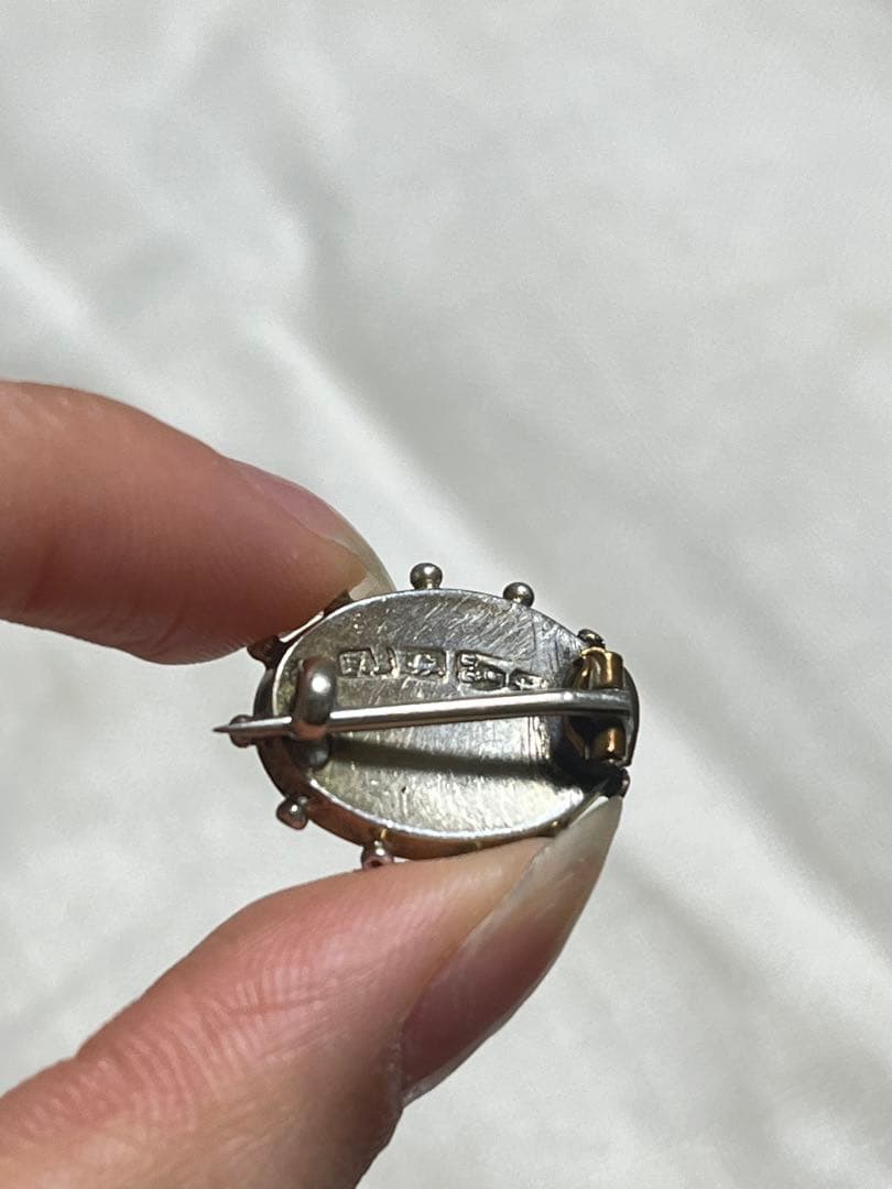 英国アンティーク ロードライトガーネット シルバーミニブローチ