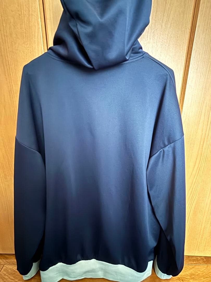 ホロライブ　白上フブキ　部屋着　パーカー