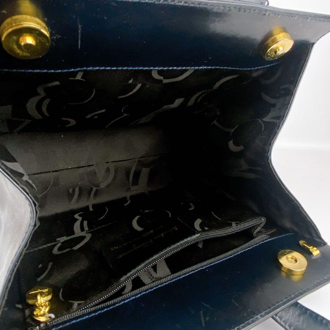 美品　フェラガモ　ヴァラリボン　フォーマルバッグ　ダークネイビー