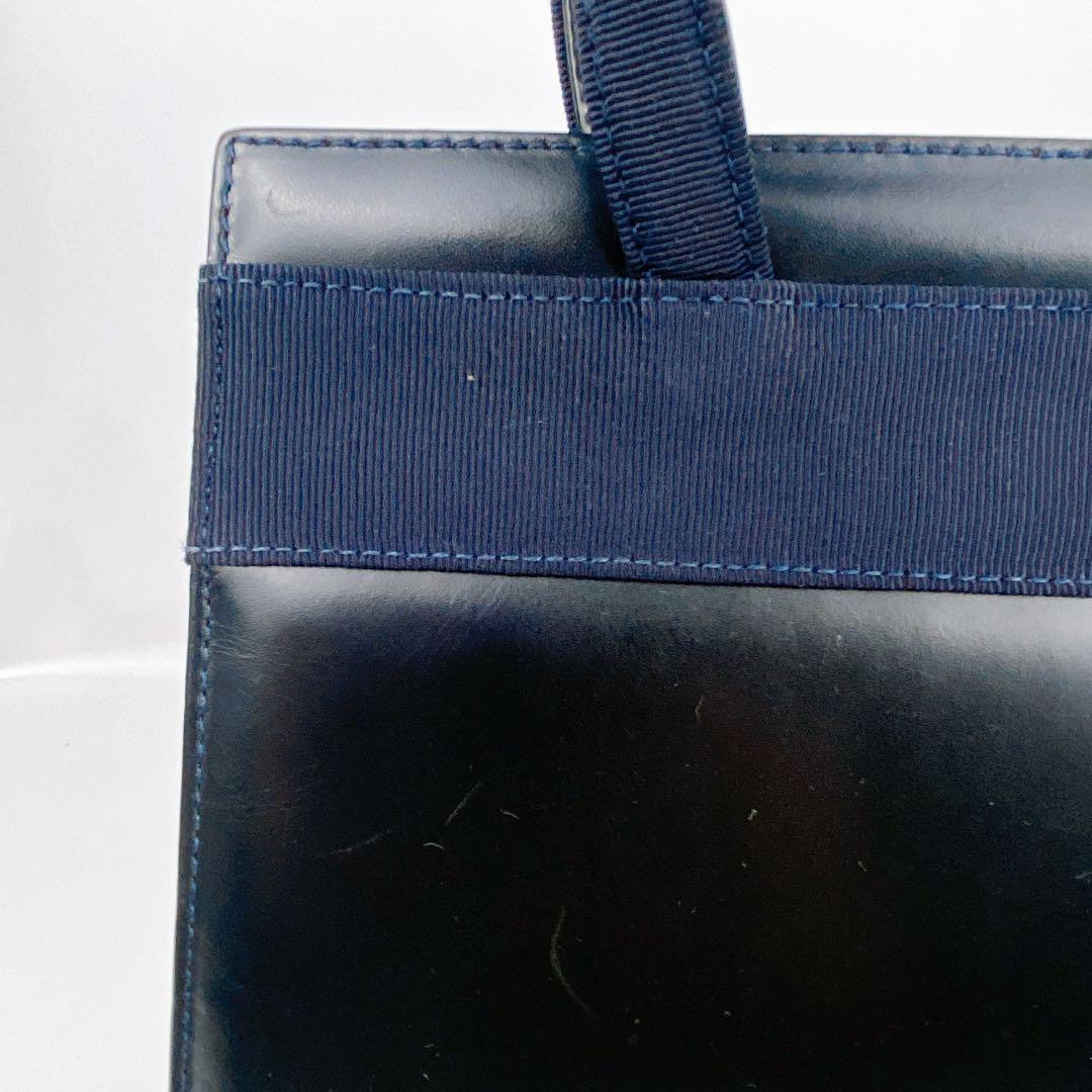 美品　フェラガモ　ヴァラリボン　フォーマルバッグ　ダークネイビー