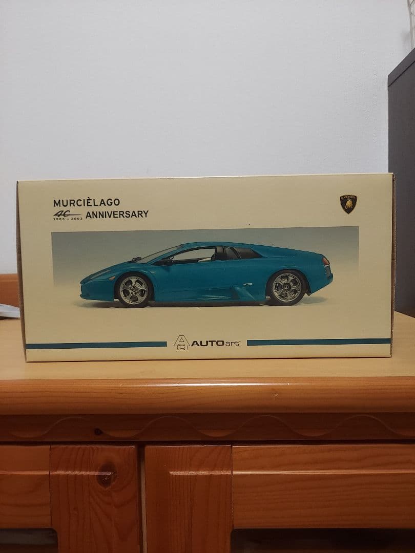 AUTOart 1/18ランボルギーニムルシエラゴ40周年2000台限定モデル