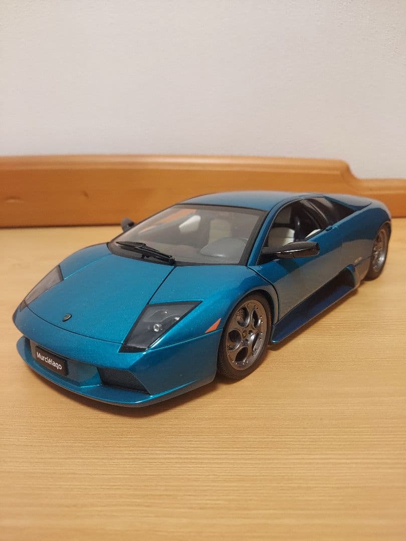 AUTOart 1/18ランボルギーニムルシエラゴ40周年2000台限定モデル