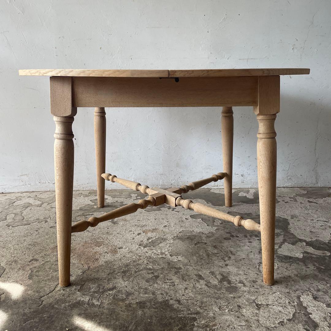 ビンテージ ラウンドエクステンションダイニングテーブル 剥離