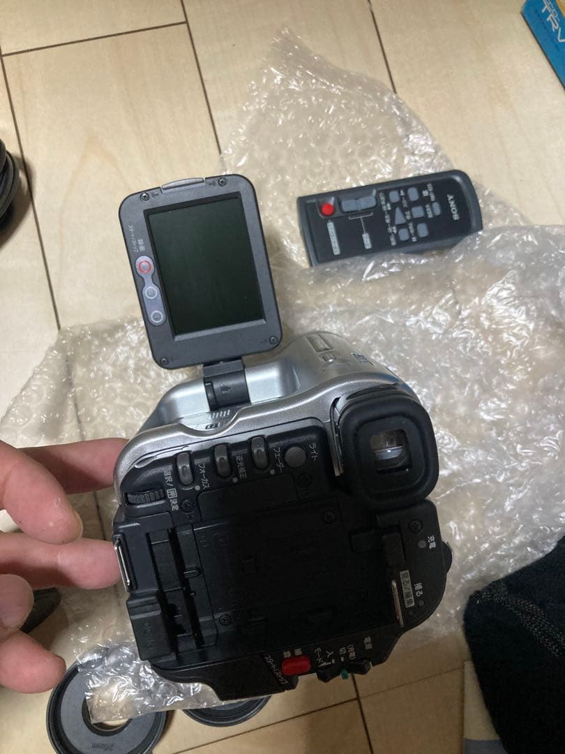 SONY 2.5型液晶モニター搭載Hi-8ビデオカメラ CCD-TRV126