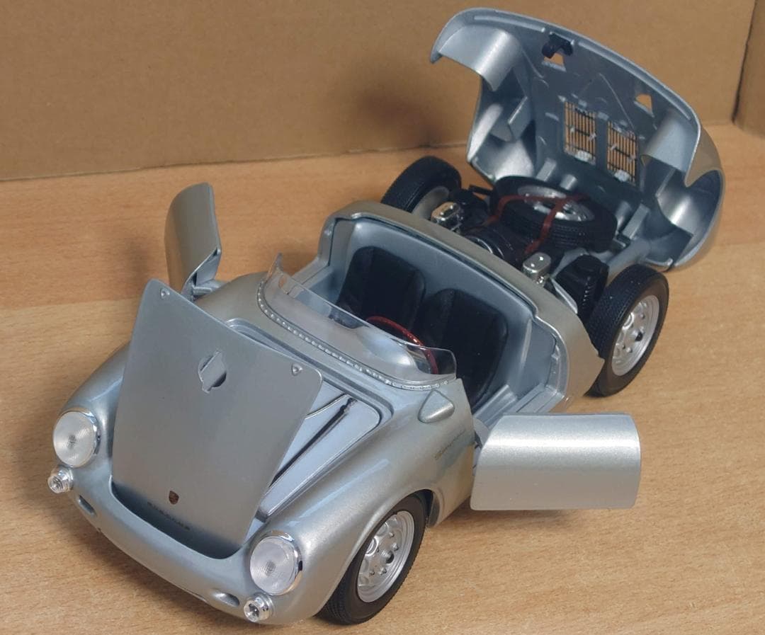 1/18 ポルシェ550A スパイダー 1955 シルバー Porsche