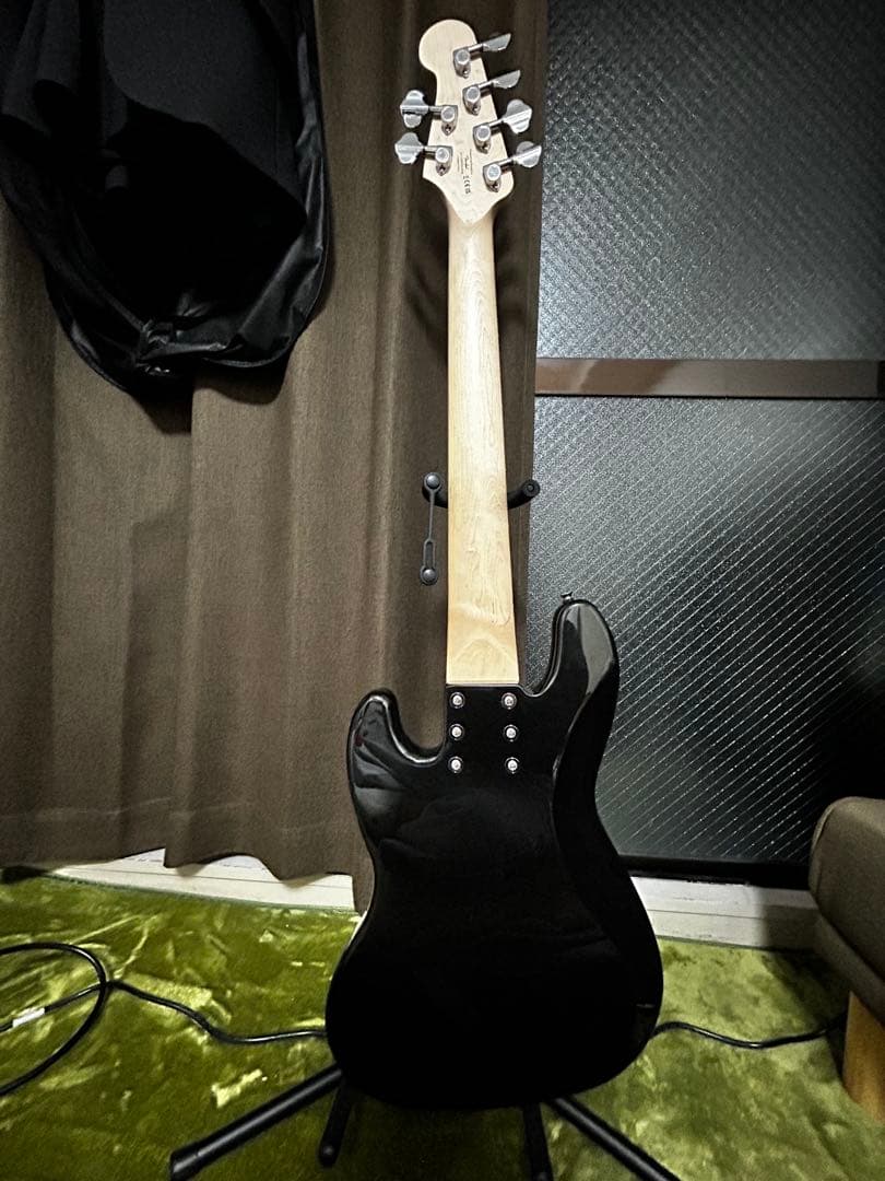 SQUARE 6弦ベース スクワイヤー