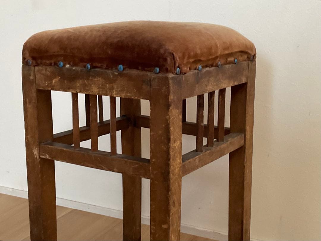 ヴィンテージ　アンティークスツール　透かし三本梯子　椅子　古道具