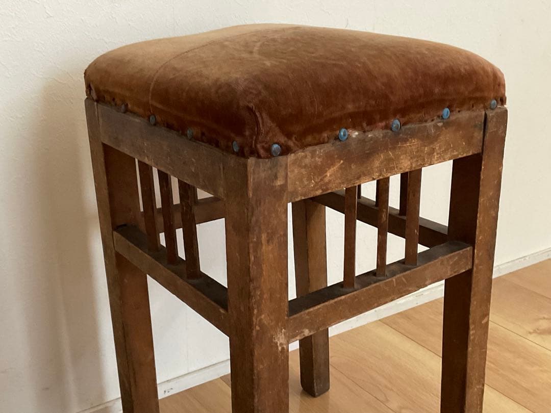 ヴィンテージ　アンティークスツール　透かし三本梯子　椅子　古道具