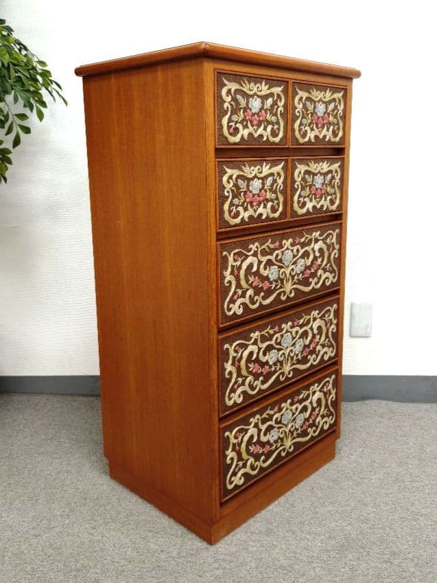 ヴィンテージ 木製タンス 刺繍装飾引き出し付き 刺繍 5段チェスト