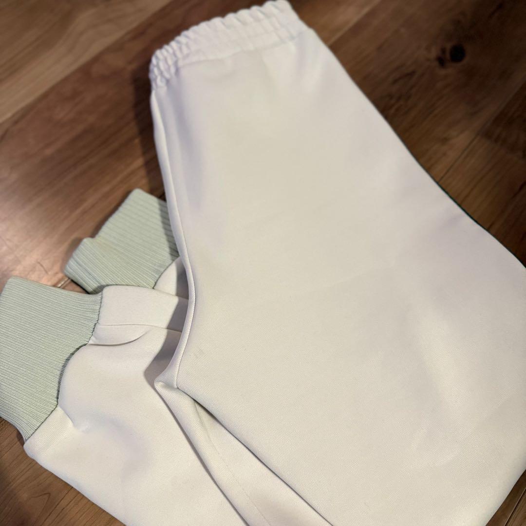 新品タグ付き★GUCCI キッズ ズボン スウェット パンツ シェリーライン