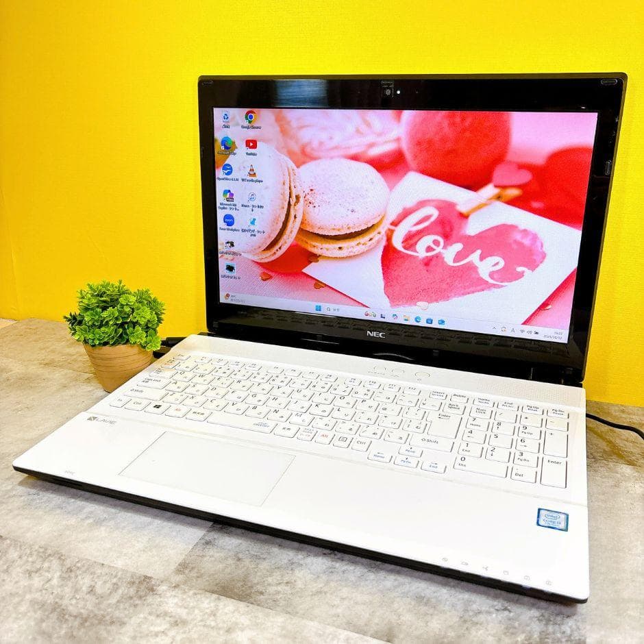 可愛い白❣カメラ付き NECすぐ使えるノートパソコン Windows11 初心者