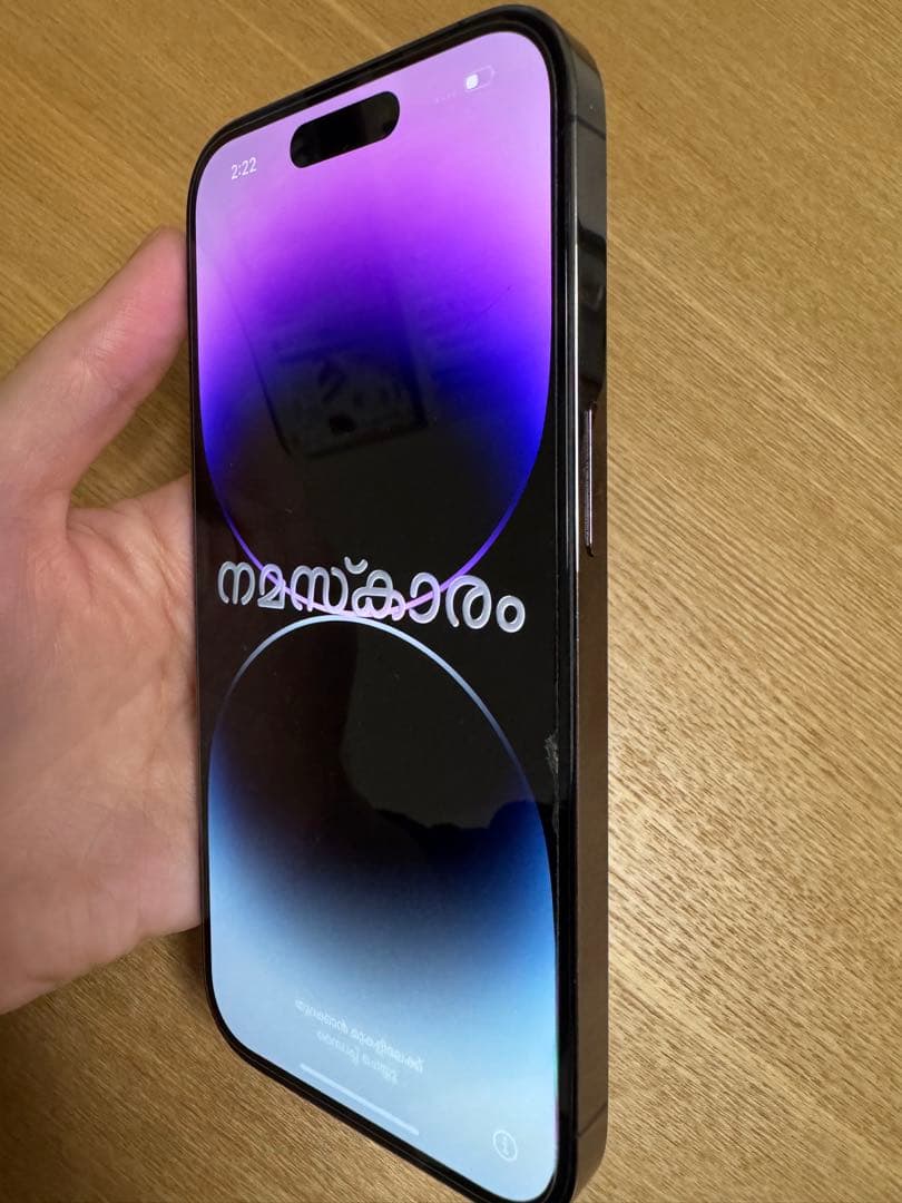 Apple iPhone 14 Pro 本体　手帳型ケース付き